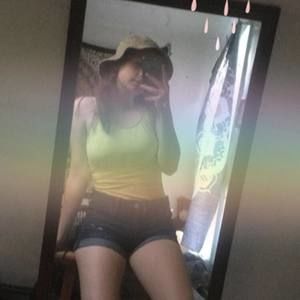 Meet your Posher, Lily